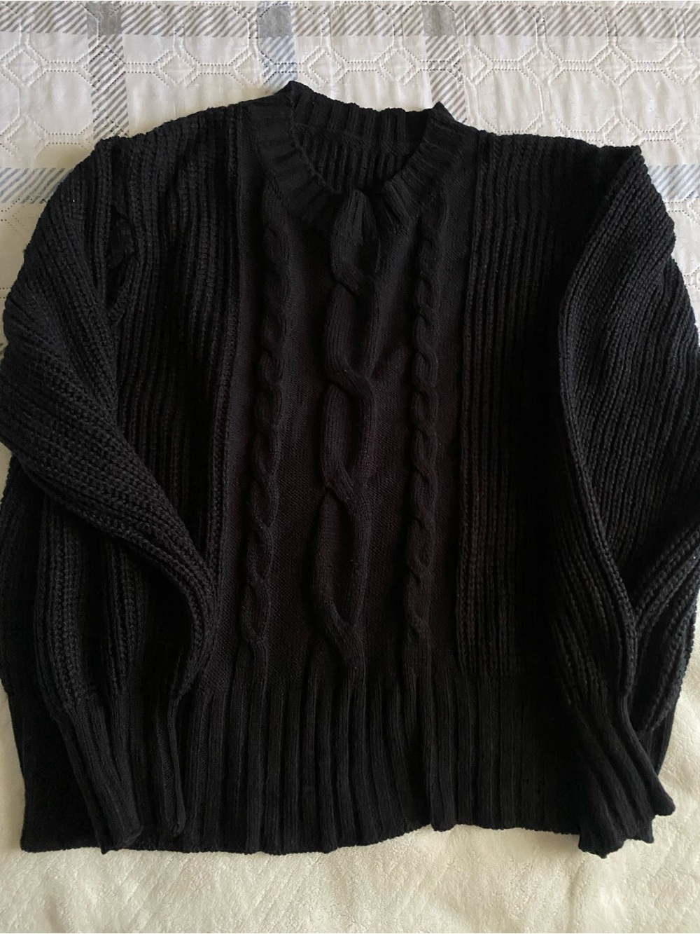 SHEIN Men's Black Cable Crewneck Sweater